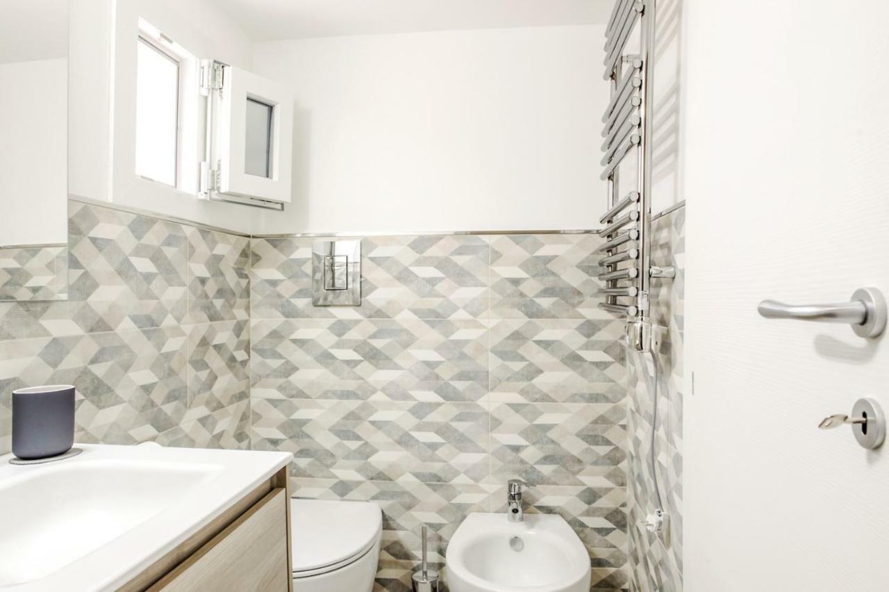 Bari Centrale Railway Station Apartment Luaran gambar